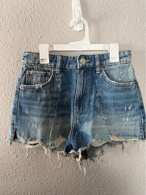 Zara jean shorts size 4